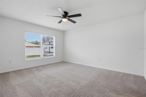 House in Spring Hill, Florida 4 bedrooms, 171.5 sq.m. № 2210567 - photo 23