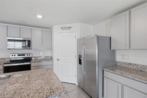 House in Spring Hill, Florida 4 bedrooms, 171.5 sq.m. № 2210567 - photo 7