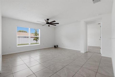 House in Spring Hill, Florida 4 bedrooms, 171.5 sq.m. № 2210567 - photo 22