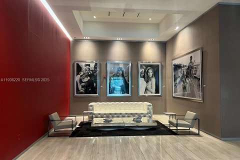 Condo in Miami, Florida № 1994571 - photo 18