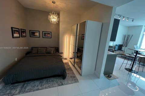 Condo in Miami, Florida № 1994571 - photo 5