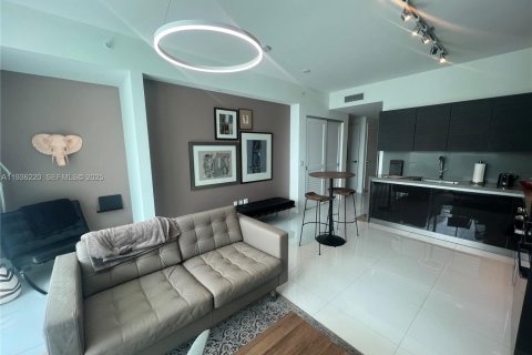 Condo in Miami, Florida № 1994571 - photo 2