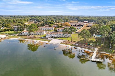 Condo in Summerfield, Florida, 2 bedrooms № 2217455 - photo 7