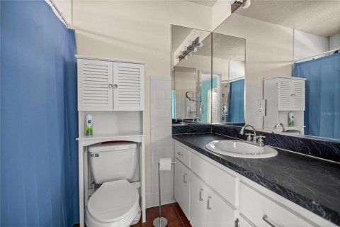 Condo in Summerfield, Florida, 2 bedrooms № 2217455 - photo 21