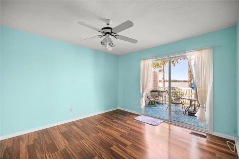 Condo in Summerfield, Florida, 2 bedrooms № 2217455 - photo 19