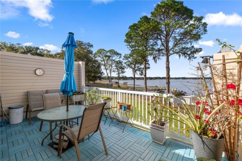 Condo in Summerfield, Florida, 2 bedrooms № 2217455 - photo 25
