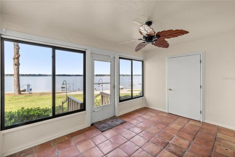 Condo in Summerfield, Florida, 2 bedrooms № 2217455 - photo 9