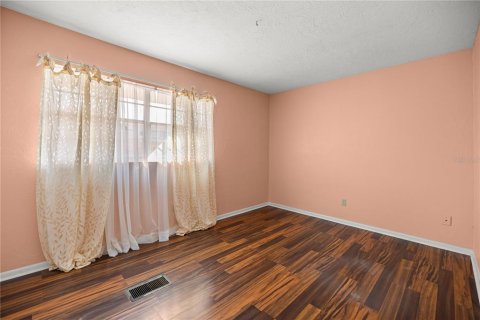 Condo in Summerfield, Florida, 2 bedrooms № 2217455 - photo 17