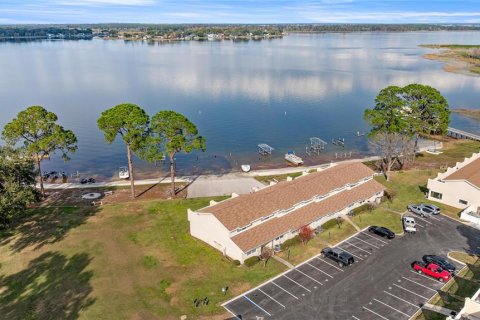 Condo in Summerfield, Florida, 2 bedrooms № 2217455 - photo 2
