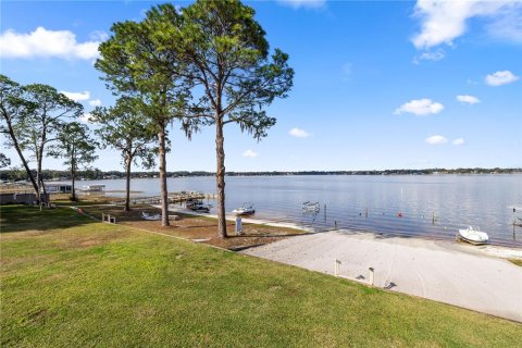 Condo in Summerfield, Florida, 2 bedrooms № 2217455 - photo 5