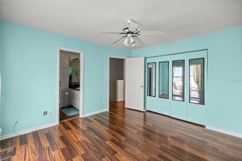 Condo in Summerfield, Florida, 2 bedrooms № 2217455 - photo 20