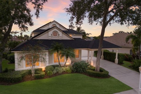 House in Bradenton, Florida 3 bedrooms, 228.82 sq.m. № 1852687 - photo 1