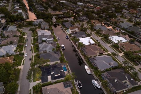 House in Bradenton, Florida 3 bedrooms, 228.82 sq.m. № 1852687 - photo 4