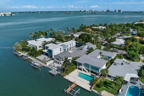 Casa en venta en Miami Beach, Florida, 5 dormitorios, 524.62 m2 № 2027806 - foto 18