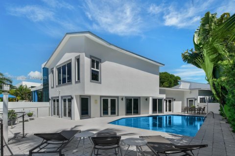 Casa en venta en Miami Beach, Florida, 5 dormitorios, 524.62 m2 № 2027806 - foto 6