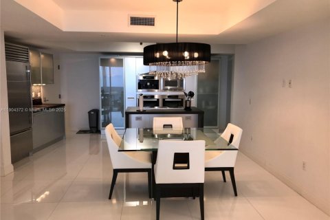 Condominio en venta en Sunny Isles Beach, Florida, 2 dormitorios, 152.64 m2 № 1955391 - foto 6