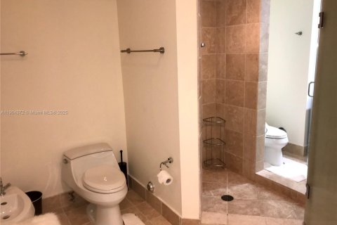 Condominio en venta en Sunny Isles Beach, Florida, 2 dormitorios, 152.64 m2 № 1955391 - foto 14