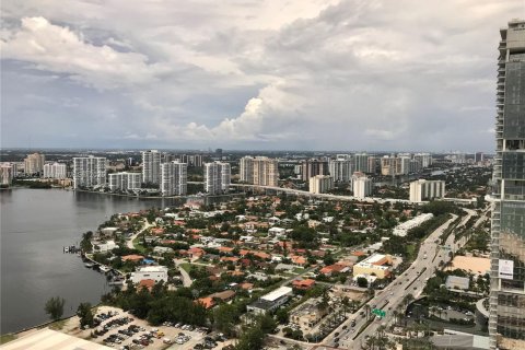 Condominio en venta en Sunny Isles Beach, Florida, 2 dormitorios, 152.64 m2 № 1955391 - foto 26