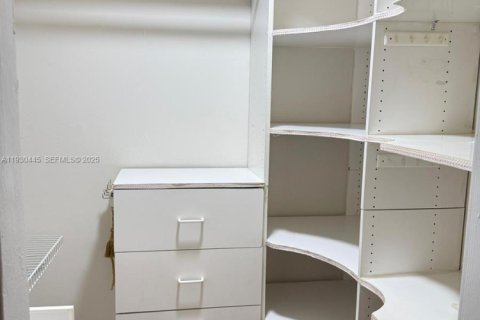 Copropriété à louer à Miami, Floride: 2 chambres, 113.53 m2 № 1989263 - photo 25