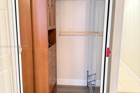 Copropriété à louer à Miami, Floride: 2 chambres, 113.53 m2 № 1989263 - photo 30