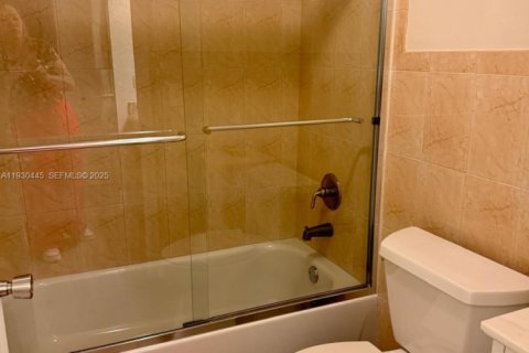 Copropriété à louer à Miami, Floride: 2 chambres, 113.53 m2 № 1989263 - photo 28