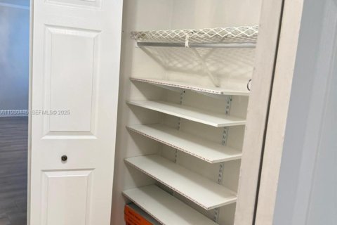 Copropriété à louer à Miami, Floride: 2 chambres, 113.53 m2 № 1989263 - photo 27