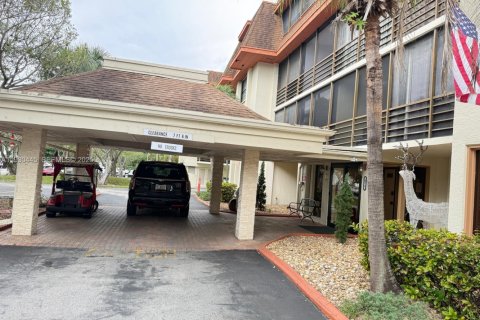 Copropriété à louer à Miami, Floride: 2 chambres, 113.53 m2 № 1989263 - photo 3