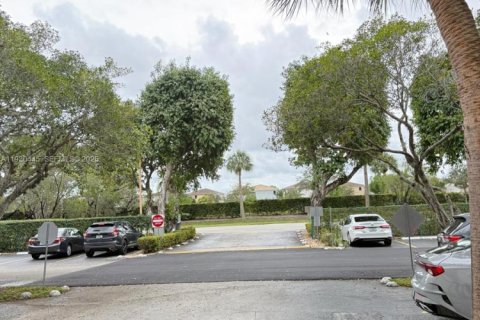 Copropriété à louer à Miami, Floride: 2 chambres, 113.53 m2 № 1989263 - photo 2