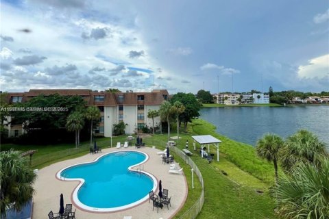 Copropriété à louer à Miami, Floride: 2 chambres, 113.53 m2 № 1989263 - photo 11