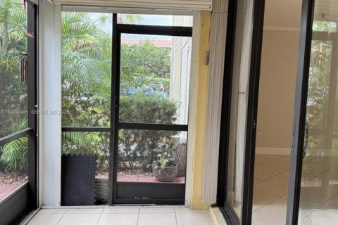 Copropriété à louer à Miami, Floride: 2 chambres, 113.53 m2 № 1989263 - photo 16
