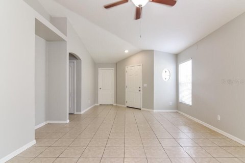 Casa en alquiler en Tampa, Florida, 3 dormitorios, 118.54 m2 № 1883694 - foto 2