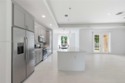 Casa en venta en Port St. Lucie, Florida, 3 dormitorios, 186.55 m2 № 1973998 - foto 18