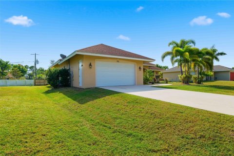 Casa en venta en Port St. Lucie, Florida, 3 dormitorios, 186.55 m2 № 1973998 - foto 3