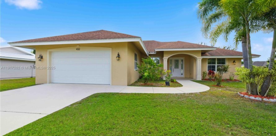 Casa en Port St. Lucie, Florida 3 dormitorios, 186.55 m2 № 1973998
