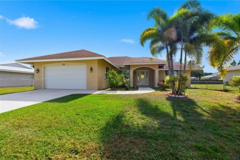 Casa en venta en Port St. Lucie, Florida, 3 dormitorios, 186.55 m2 № 1973998 - foto 2