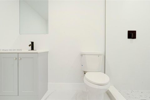 House in Lauderhill, Florida 3 bedrooms, 77.67 sq.m. № 1969102 - photo 16