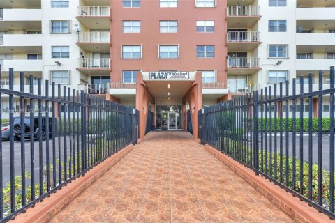 Condo in Hialeah, Florida, 3 bedrooms  № 1811715 - photo 2
