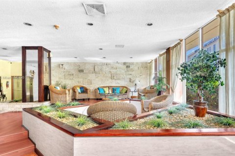 Condo in Hialeah, Florida, 3 bedrooms  № 1811715 - photo 30