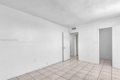 Condo in Hialeah, Florida, 3 bedrooms  № 1811715 - photo 20