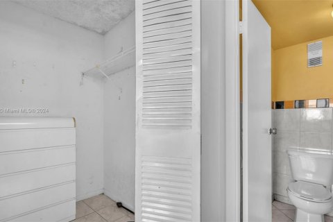 Condo in Hialeah, Florida, 3 bedrooms  № 1811715 - photo 19