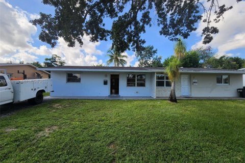 House in Cooper City, Florida 3 bedrooms, 90.95 sq.m. № 2027102