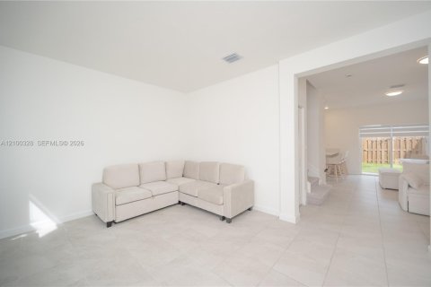 Touwnhouse à louer à Homestead, Floride: 3 chambres, 134.34 m2 № 2400564 - photo 21