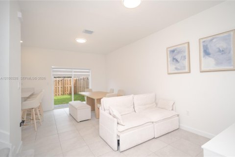 Touwnhouse à louer à Homestead, Floride: 3 chambres, 134.34 m2 № 2400564 - photo 14