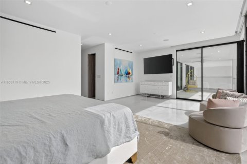 House in Fort Lauderdale, Florida 8 bedrooms, 598.85 sq.m. № 1892884 - photo 20