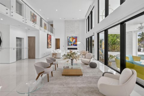 House in Fort Lauderdale, Florida 8 bedrooms, 598.85 sq.m. № 1892884 - photo 11
