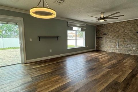 Villa ou maison à vendre à Kissimmee, Floride: 6 chambres, 259.48 m2 № 2213319 - photo 7