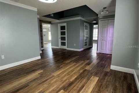 Villa ou maison à vendre à Kissimmee, Floride: 6 chambres, 259.48 m2 № 2213319 - photo 4