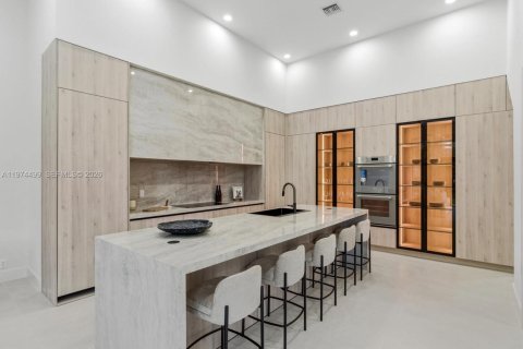 Купить виллу или дом в Дейви, Флорида 5 спален, 471.11м2, № 2042315 - фото 21