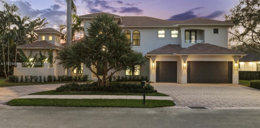 Дом в Дейви, Флорида 5 спален, 471.11м2 № 2042315