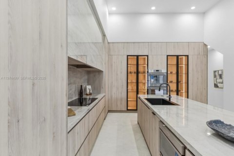 Купить виллу или дом в Дейви, Флорида 5 спален, 471.11м2, № 2042315 - фото 23